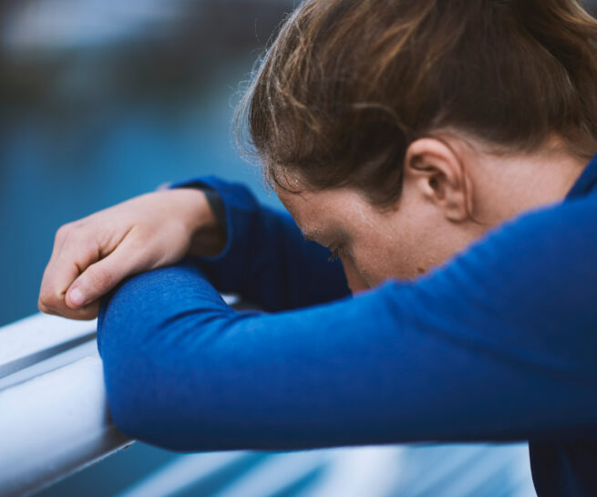 Ritratto di ragazza in abiti sportivi mentre si riposa. fotografo sportivo duzimage di David Umberto Zappa, fotografo La Spezia