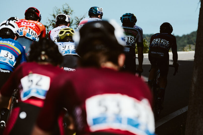 48 Giro della Lunigiana - ciclista scattato dalla moto di Cesare Bugliani durante la tappa di Fivizzano-Luni. Fotografo duzimage, fotografo commerciale Provincia di La Spezia. Fotografo ufficiale Giro della Lunigiana