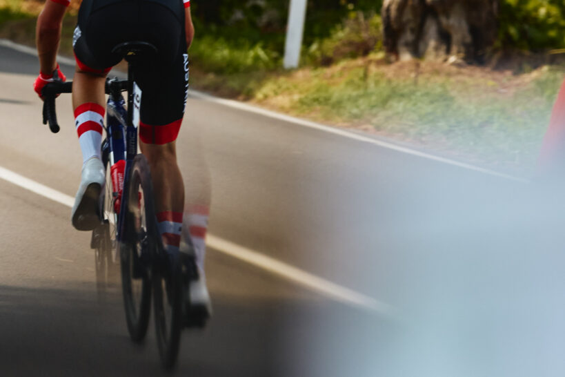 48 Giro della Lunigiana - ciclista scattato dalla moto di Cesare Bugliani durante la semitappa con arrivo a Marina di Massa Fotografo duzimage, fotografo commerciale Provincia di La Spezia. Fotografo ufficiale Giro della Lunigiana